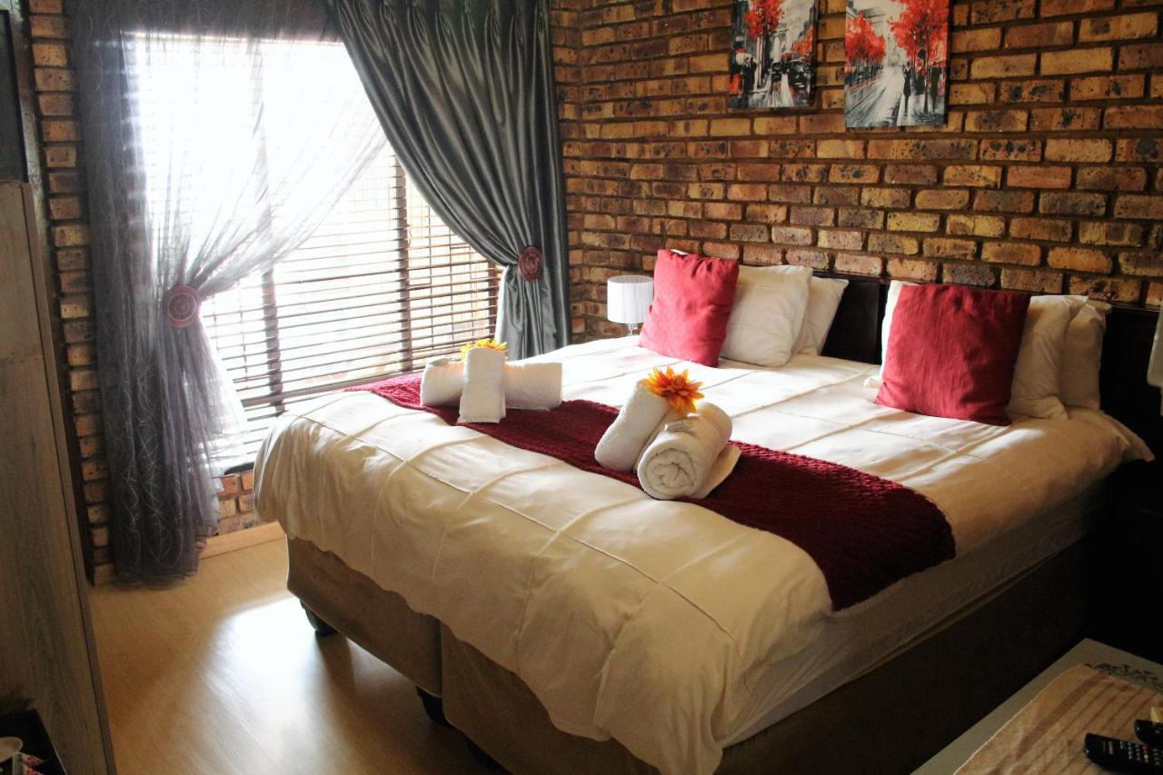 Belle Vue Guesthouse Hartbeespoort Ngoại thất bức ảnh